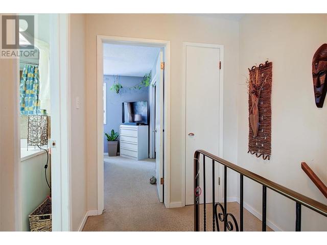 1296 Lawrence Avenue, House attached with 2 bedrooms, 1 bathrooms and 2 parking in Kelowna BC | Image 7