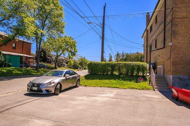 3 - 236 Overbrook Pl, House detached with 2 bedrooms, 1 bathrooms and 1 parking in Toronto ON | Image 9