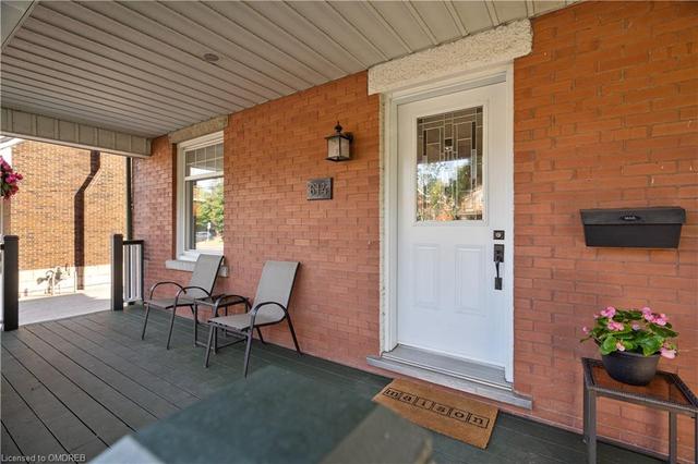 614 Woolwich Street, House detached with 4 bedrooms, 2 bathrooms and 3 parking in Guelph ON | Image 3