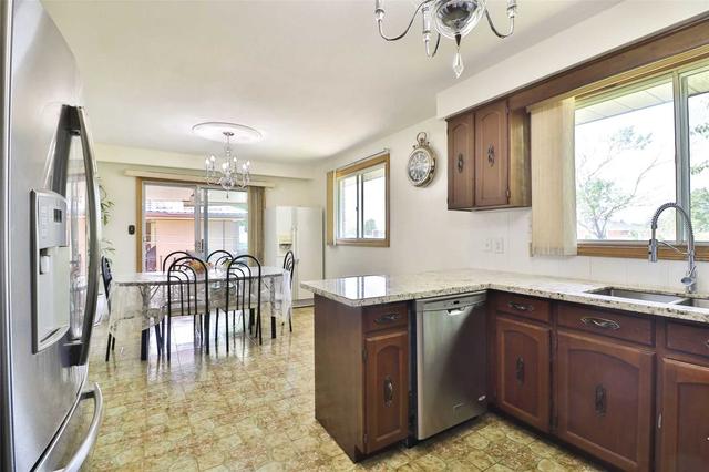 190 Gracefield Ave, House detached with 4 bedrooms, 5 bathrooms and 5 parking in Toronto ON | Image 3