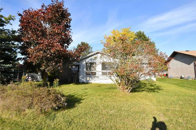 81 Tecumseth Pines Dr, House detached with 2 bedrooms, 2 bathrooms and 1 parking in New Tecumseth ON | Image 16