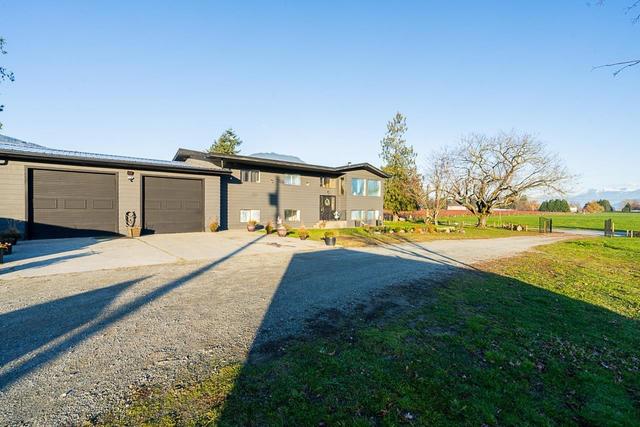 38201 Jones Road, House detached with 6 bedrooms, 2 bathrooms and null parking in Fraser Valley G BC | Image 8