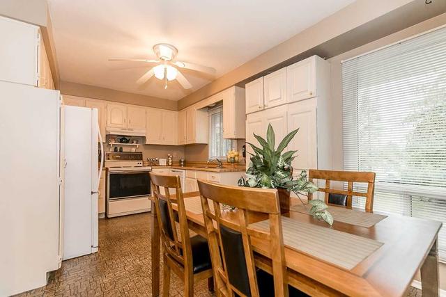 109 Poplar Cres, Condo with 4 bedrooms, 2 bathrooms and 2 parking in Aurora ON | Image 10