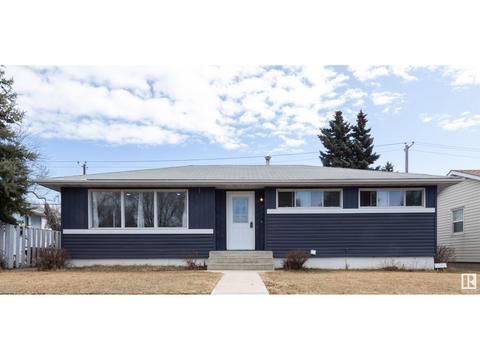 9623 74 St Nw Nw, House detached with 4 bedrooms, 2 bathrooms and 4 parking in Edmonton AB | Card Image