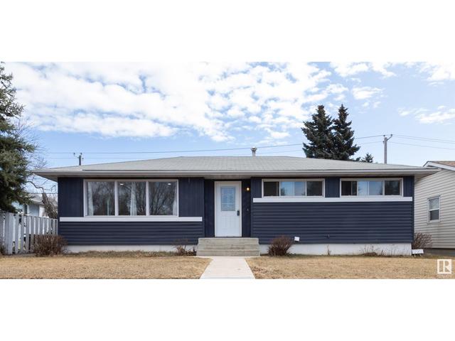 9623 74 St Nw Nw, House detached with 4 bedrooms, 2 bathrooms and 4 parking in Edmonton AB | Image 1