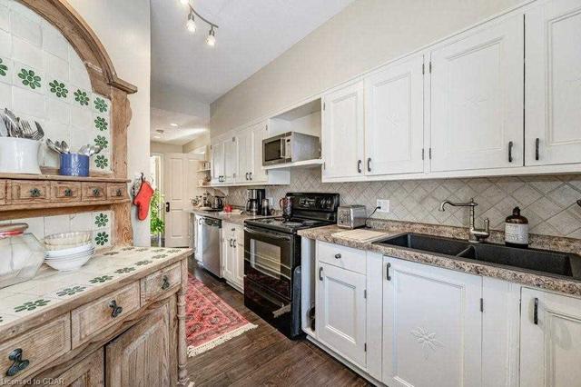 102 Eramosa Rd, House detached with 7 bedrooms, 8 bathrooms and 10 parking in Guelph ON | Image 14