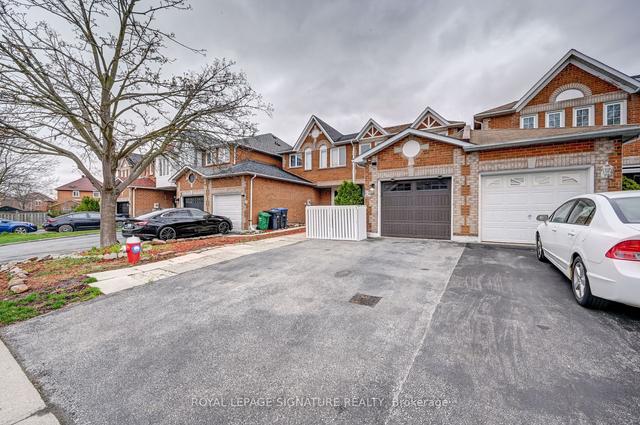 12 Mullis Cres, House attached with 3 bedrooms, 4 bathrooms and 3 parking in Brampton ON | Image 12