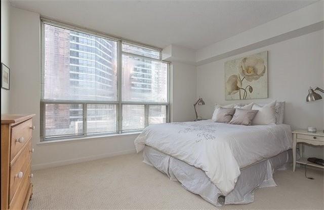 1004 - 24 Wellesley St, Condo with 1 bedrooms, 1 bathrooms and null parking in Toronto ON | Image 6