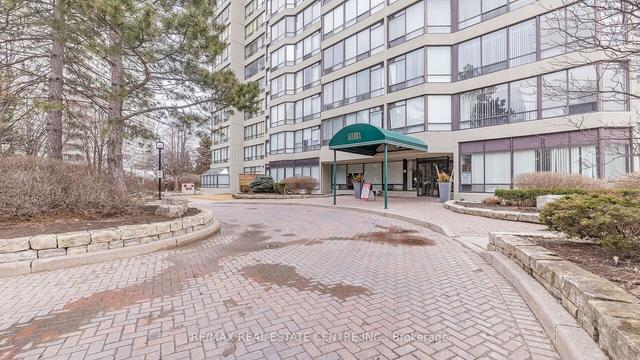 803 - 26 Hanover Rd, Condo with 2 bedrooms, 2 bathrooms and 2 parking in Brampton ON | Image 12