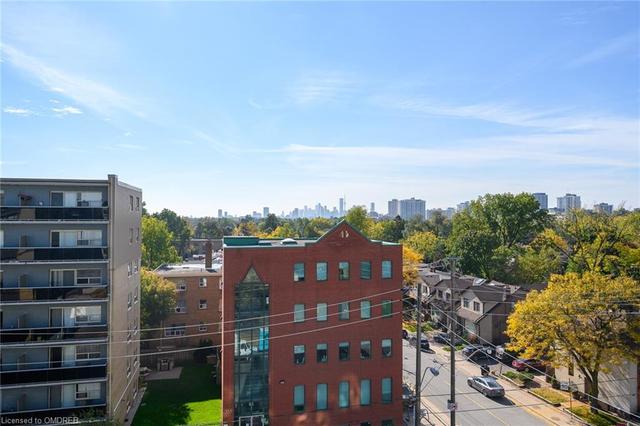 809 - 398 Eglinton Avenue E, House attached with 1 bedrooms, 1 bathrooms and 1 parking in Toronto ON | Image 21