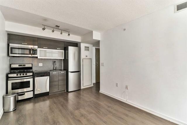 w710 - 36 Lisgar St, Condo with 2 bedrooms, 1 bathrooms and 1 parking in Toronto ON | Image 4
