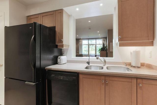 glb4 - 50 Old Mill Rd, Condo with 3 bedrooms, 3 bathrooms and 2 parking in Oakville ON | Image 31