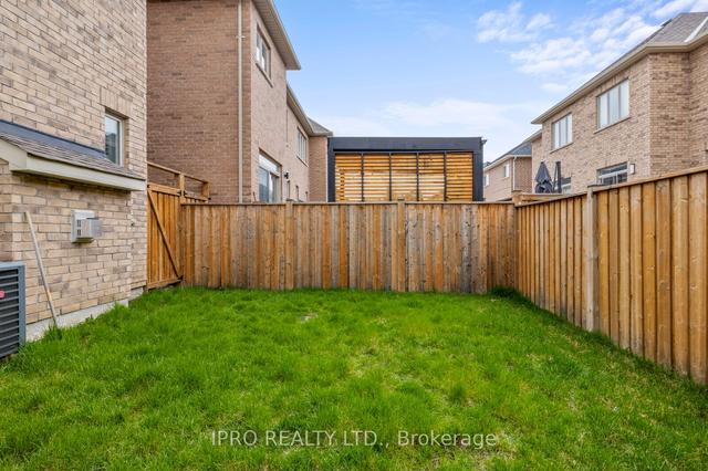3908 Arvona Pl, House semidetached with 4 bedrooms, 3 bathrooms and 3 parking in Mississauga ON | Image 27
