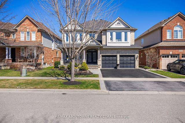 4263 Clubview Dr, House detached with 4 bedrooms, 4 bathrooms and 6 parking in Burlington ON | Image 1