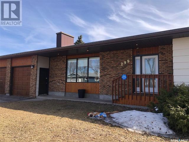 299 Parker Crescent, House detached with 5 bedrooms, 3 bathrooms and null parking in Canora SK | Image 3