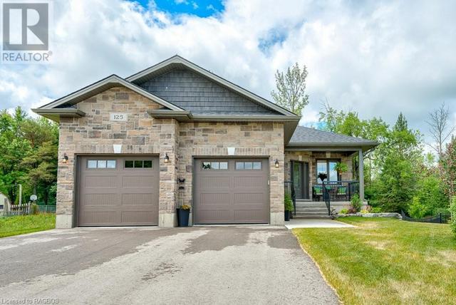 125 Tuffy Macdougall Court, House detached with 4 bedrooms, 3 bathrooms and 6 parking in Minto ON | Card Image