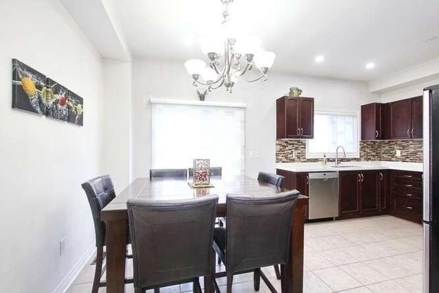 71 Pomell Tr, House semidetached with 3 bedrooms, 4 bathrooms and 3 parking in Brampton ON | Image 3