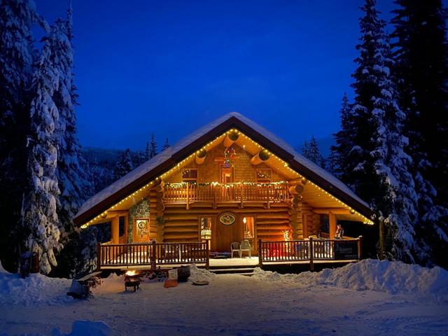 228 Wapiti Creek Road, House detached with 9 bedrooms, 4 bathrooms and 1 parking in Kootenay Boundary E BC | Image 1