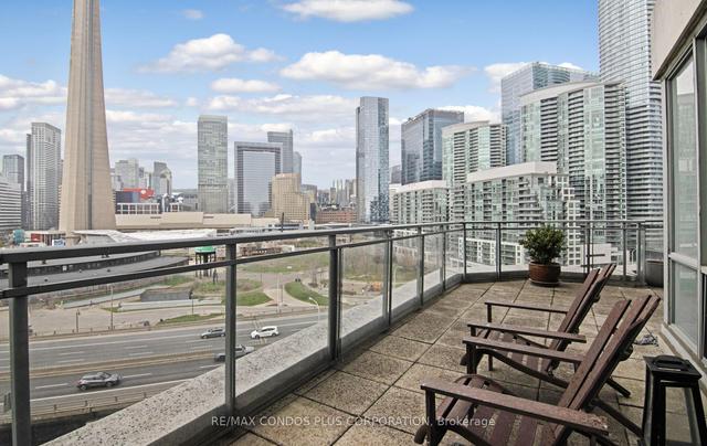 1215 - 230 Queens Quay W, Condo with 3 bedrooms, 3 bathrooms and 1 parking in Toronto ON | Image 5