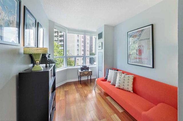 501 - 25 Maitland St, Condo with 2 bedrooms, 1 bathrooms and 0 parking in Toronto ON | Image 11