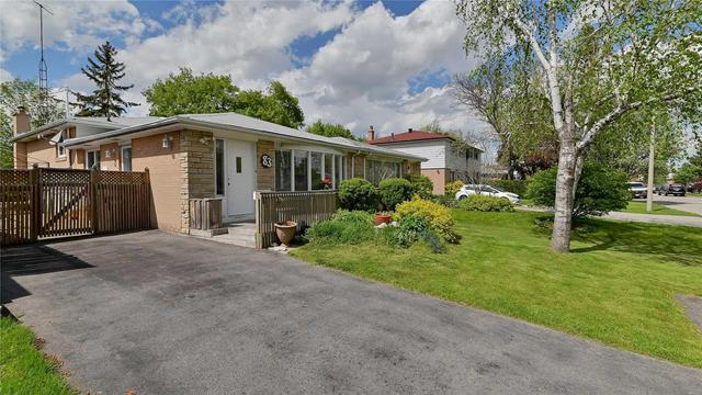 83 Brentwood Dr, House semidetached with 4 bedrooms, 2 bathrooms and 4 parking in Brampton ON | Image 1
