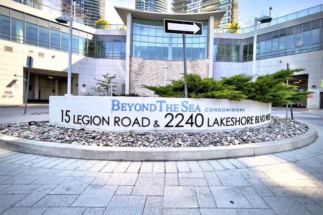 1202 - 15 Legion Rd W, Condo with 2 bedrooms, 1 bathrooms and 1 parking in Toronto ON | Image 1
