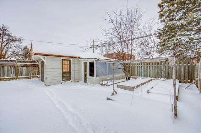 19 Rothwell Rd, House detached with 3 bedrooms, 2 bathrooms and 3 parking in Toronto ON | Image 29