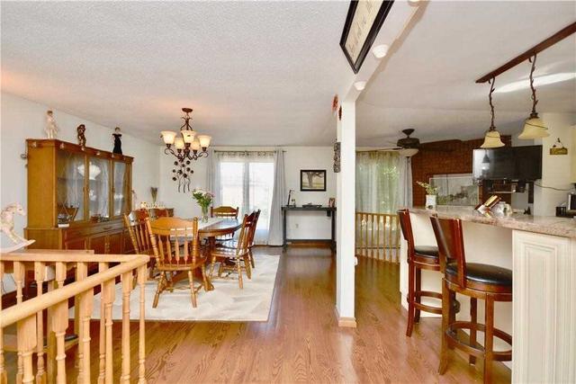 53 Gloria St, House detached with 3 bedrooms, 2 bathrooms and 3 parking in Barrie ON | Image 3
