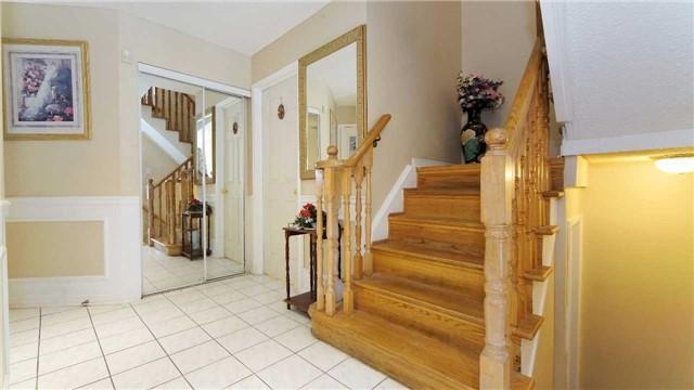 77 Peace Valley Cres, House detached with 3 bedrooms, 4 bathrooms and 4 parking in Brampton ON | Image 2