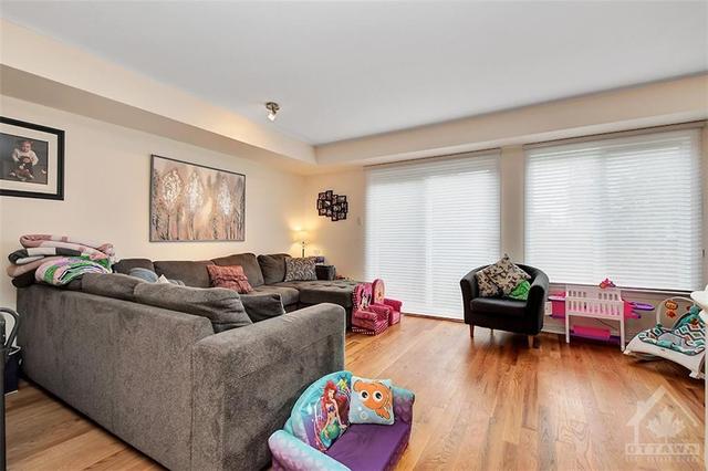 13 Maxton Private, Townhouse with 2 bedrooms, 2 bathrooms and 2 parking in Ottawa ON | Image 4