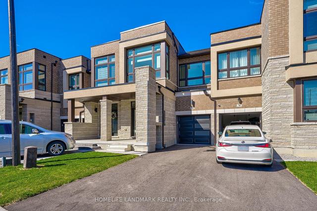 68 Mallery St, House attached with 3 bedrooms, 3 bathrooms and 3 parking in Richmond Hill ON | Image 1