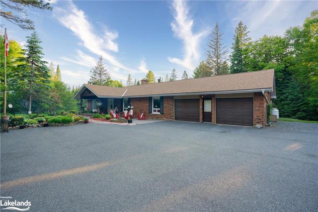 127 South Lancelot Road, House detached with 4 bedrooms, 3 bathrooms and 9 parking in Huntsville ON | Image 4
