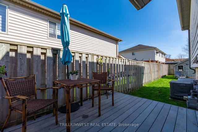 121 Walsh Cres, House semidetached with 2 bedrooms, 2 bathrooms and 3 parking in Stratford ON | Image 32