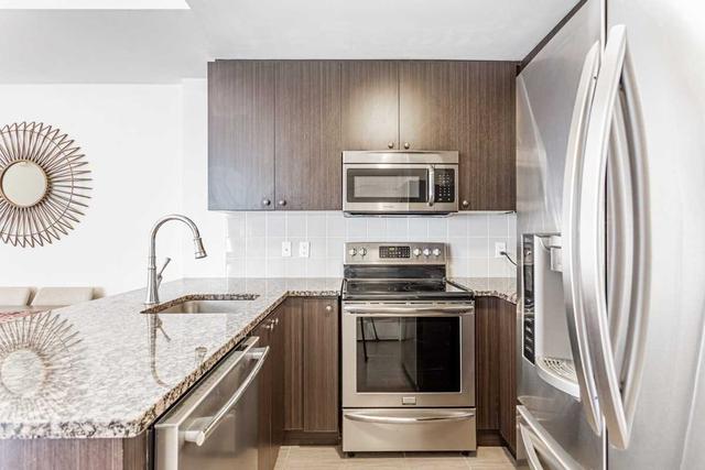 th 26 - 27 Coneflower Cres, Townhouse with 3 bedrooms, 3 bathrooms and 1 parking in Toronto ON | Image 4