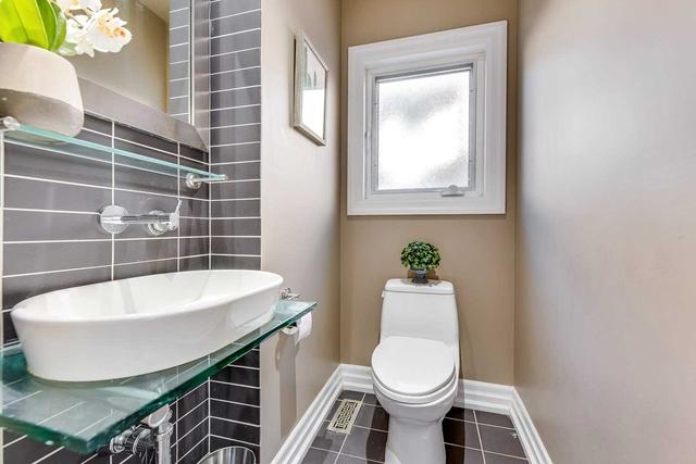 5 Foursome Cres, House detached with 3 bedrooms, 3 bathrooms and 6 parking in Toronto ON | Image 14