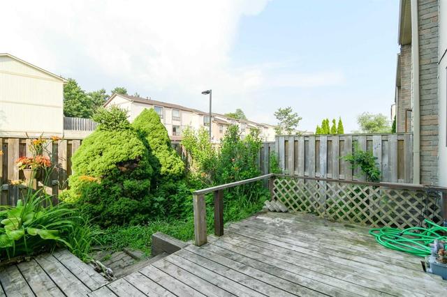 5 Guildford Cres, Townhouse with 3 bedrooms, 2 bathrooms and 1 parking in Brampton ON | Image 20
