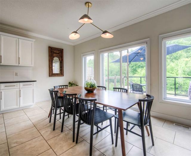 29 Westra Dr, House detached with 4 bedrooms, 3 bathrooms and 4 parking in Guelph ON | Image 7