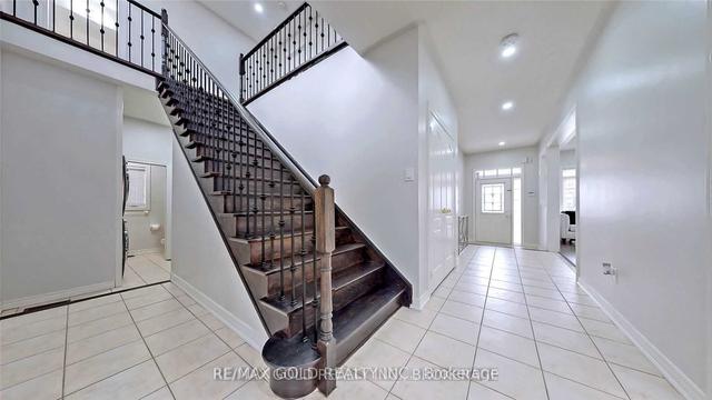 21 Eagle Plains Dr N, House detached with 3 bedrooms, 4 bathrooms and 6 parking in Brampton ON | Image 7