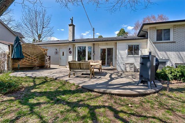 1454 Willowdown Rd, House detached with 4 bedrooms, 2 bathrooms and 6 parking in Oakville ON | Image 20