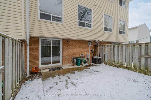 15 Franklin Crt, Townhouse with 3 bedrooms, 2 bathrooms and 2 parking in Brampton ON | Image 24