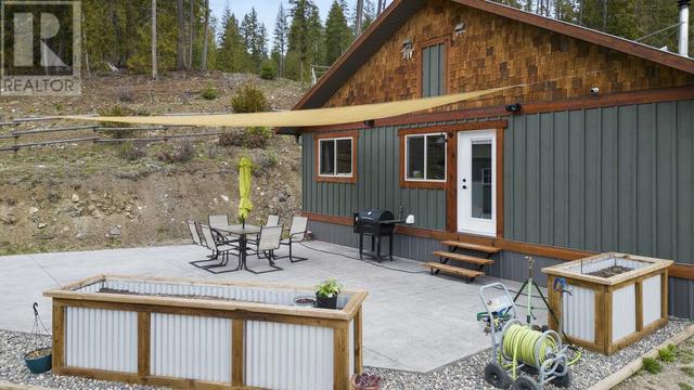 2679 White Lake Road, House detached with 3 bedrooms, 1 bathrooms and 10 parking in Columbia Shuswap C BC | Image 5
