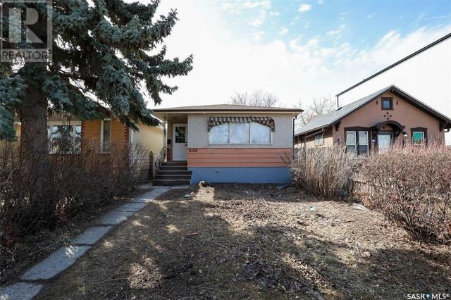 2108 Mcdonald Street, House detached with 4 bedrooms, 2 bathrooms and null parking in Regina SK | Image 1