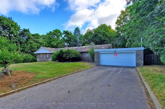 38 Salonica Rd, House detached with 3 bedrooms, 3 bathrooms and 6 parking in Toronto ON | Image 5