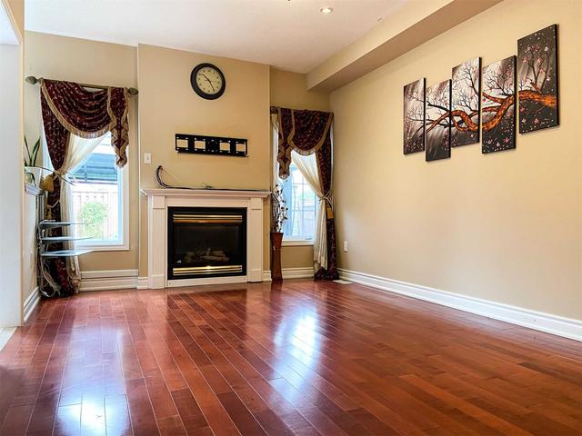 10 Elmrill Rd, House detached with 3 bedrooms, 4 bathrooms and 4 parking in Markham ON | Image 4