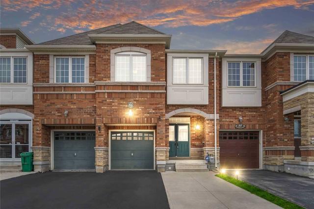 86 Lorenzo Circ, House attached with 3 bedrooms, 4 bathrooms and 3 parking in Brampton ON | Image 1