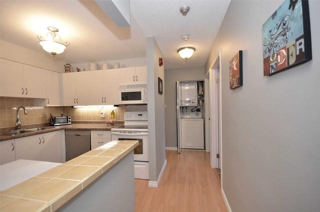 334 - 65 Trailwood Dr, Condo with 2 bedrooms, 2 bathrooms and 1 parking in Mississauga ON | Image 9