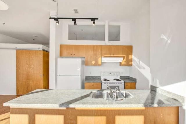 613 - 700 King St W, Condo with 2 bedrooms, 2 bathrooms and 1 parking in Toronto ON | Image 5