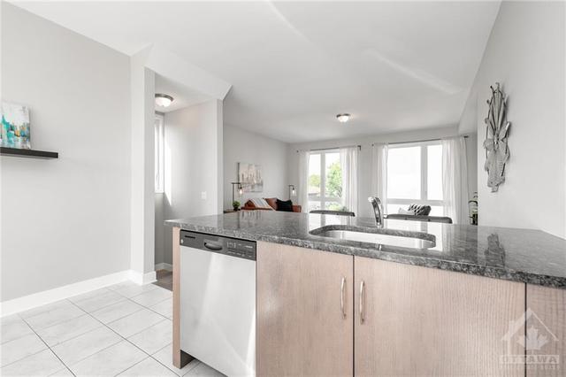 412 Terravita Private, Townhouse with 3 bedrooms, 3 bathrooms and 2 parking in Ottawa ON | Image 9
