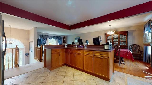 2058 Valleyview Drive, House detached with 5 bedrooms, 2 bathrooms and 8 parking in South Frontenac ON | Image 10