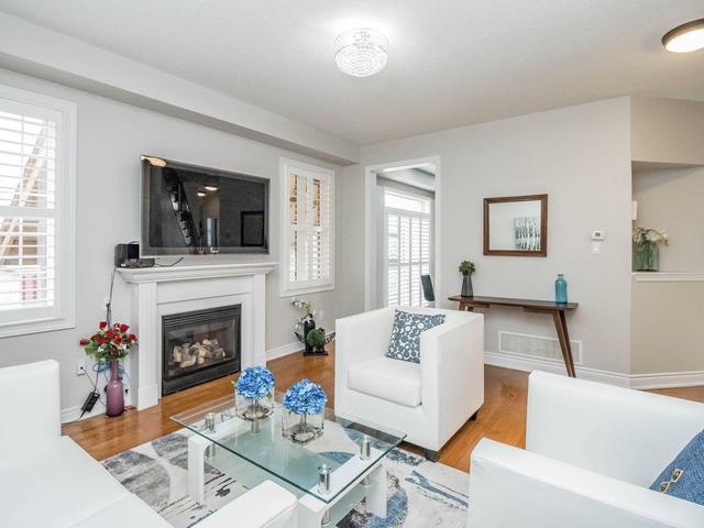 33 Silvershadow Terr, House detached with 4 bedrooms, 4 bathrooms and 7 parking in Brampton ON | Image 5